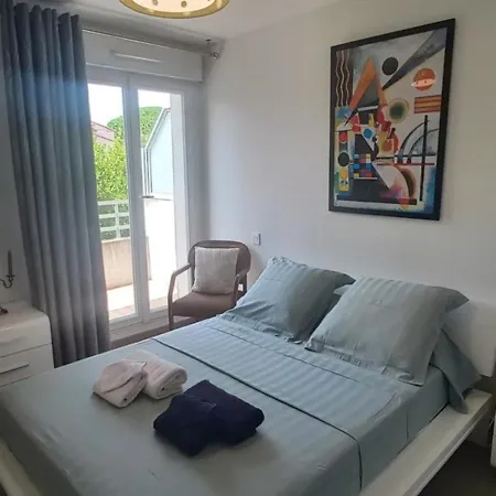 Pres Villa